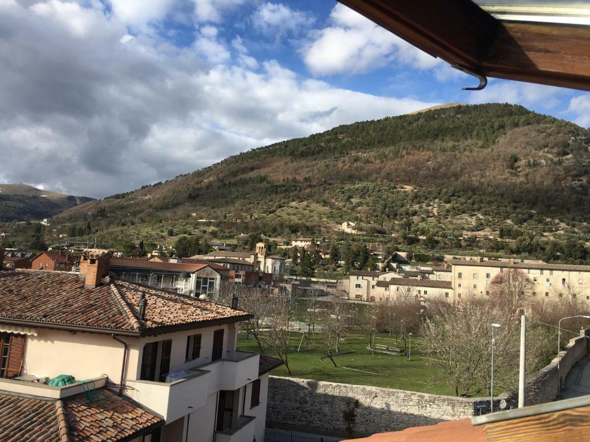 Apartament Happy House Gubbio Zewnętrze zdjęcie